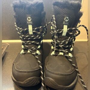 Brand New! Merrell ladies winter boots. Size 7.5